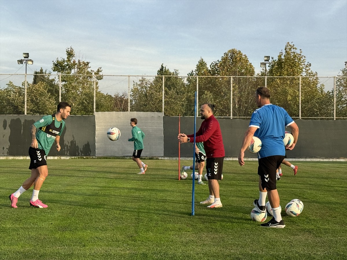 Kocaelispor, Trendyol 1. Lig'in 9. haftasında sahasında Central Hospital Ümraniyespor'la...