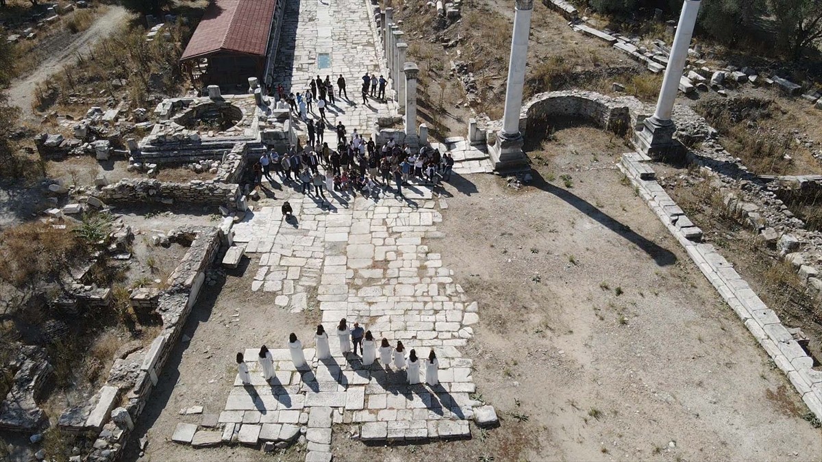 Muğla'nın Yatağan ilçesindeki Stratonikeia Antik Kenti'nde, ''Anahtar Taşıma'' töreni...