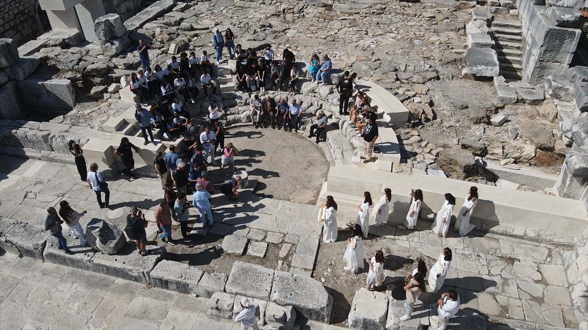 Muğla'nın Yatağan ilçesindeki Stratonikeia Antik Kenti'nde, ''Anahtar Taşıma'' töreni...