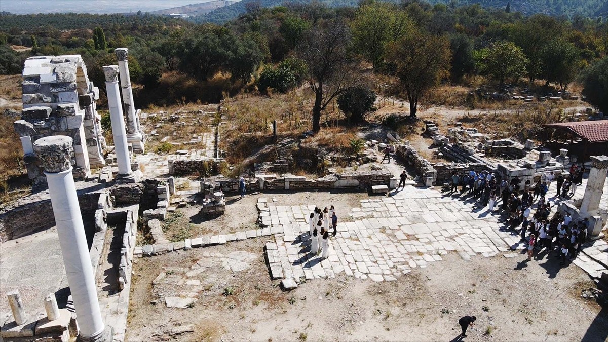 Muğla'nın Yatağan ilçesindeki Stratonikeia Antik Kenti'nde, ''Anahtar Taşıma'' töreni...