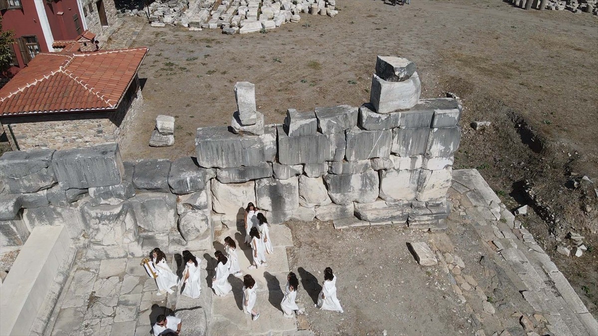 Muğla'nın Yatağan ilçesindeki Stratonikeia Antik Kenti'nde, ''Anahtar Taşıma'' töreni...