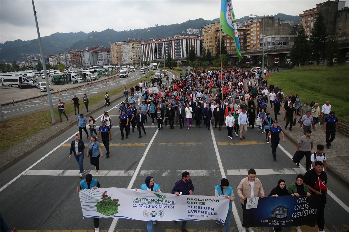 Rize'nin yöresel lezzetlerinin tanıtıldığı 4. GastroRize Festivali başladı. Rize Belediyesi...