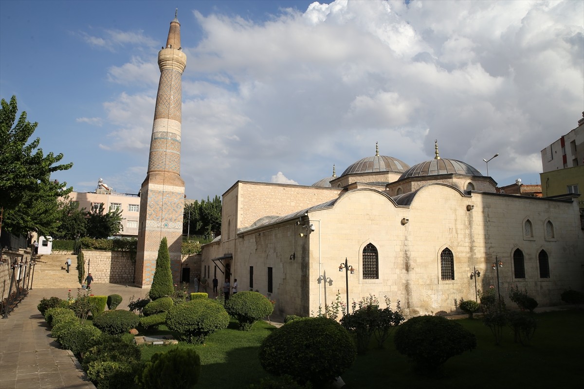 Siirt'te, Selçuklu mimarisinin özelliklerini taşıyan 895 yıllık ata yadigarı Ulu Cami, "1. Etap...