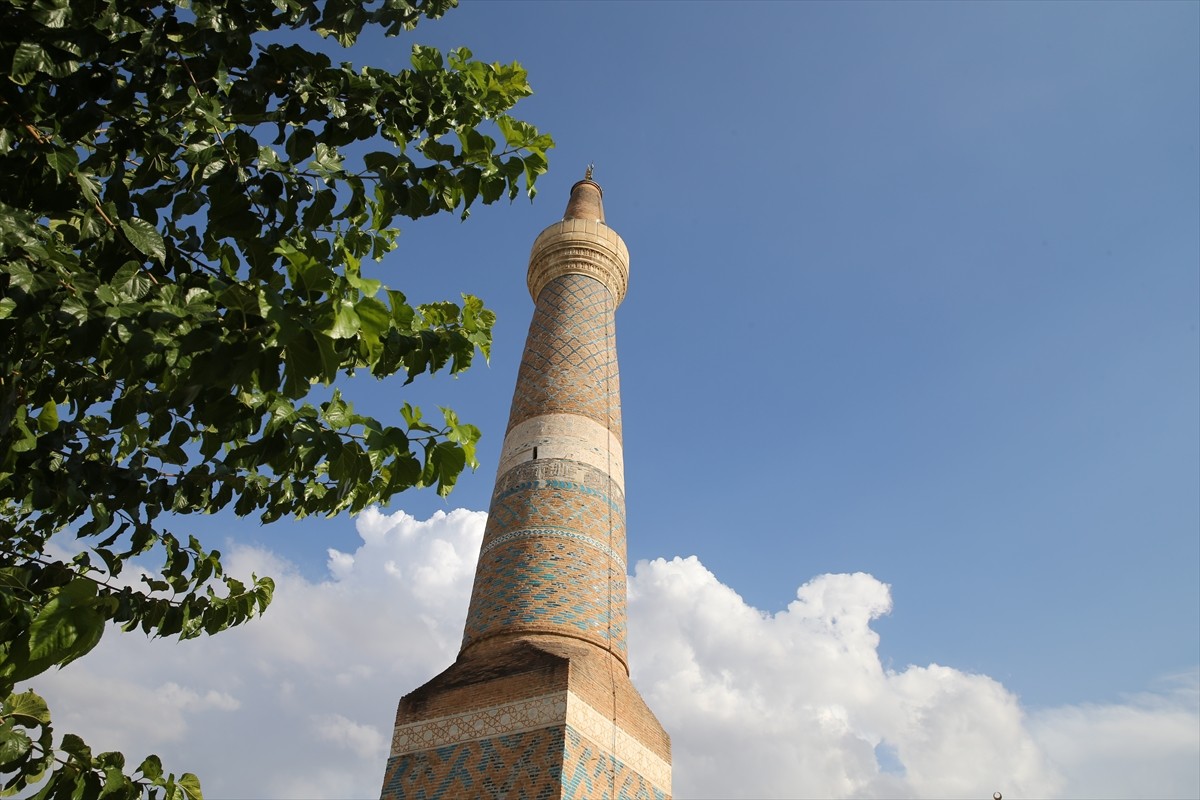 Siirt'te, Selçuklu mimarisinin özelliklerini taşıyan 895 yıllık ata yadigarı Ulu Cami, "1. Etap...