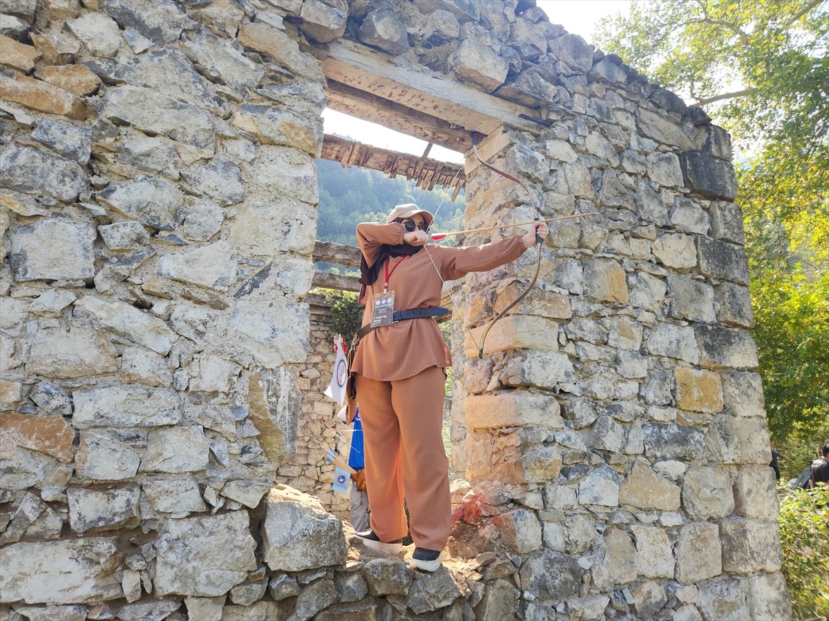 Adana'nın Pozantı ilçesinde "Geleneksel Türk Okçuluğu Belemedik Kupası" başladı. Turnuva, Türkiye...