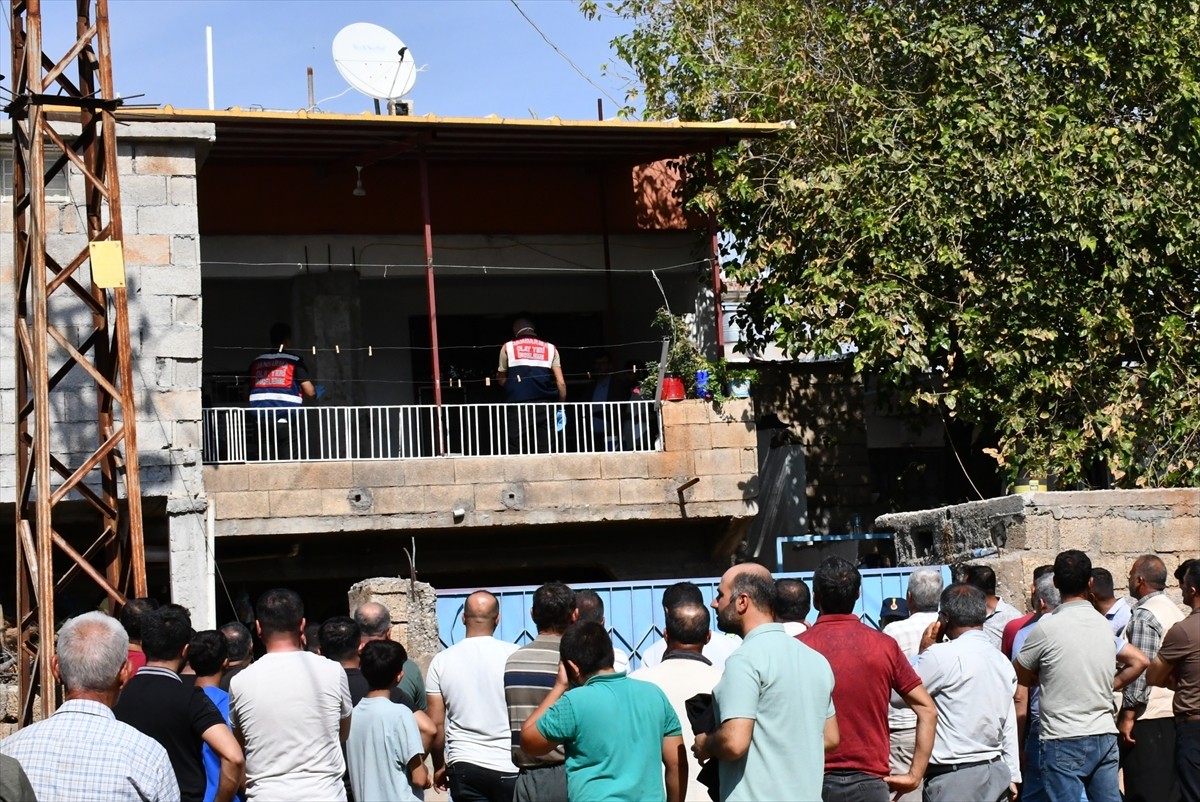 Adıyaman'ın Besni ilçesinde temizlediği tüfeğin kazara ateş almasıyla başından vurulan kişi...