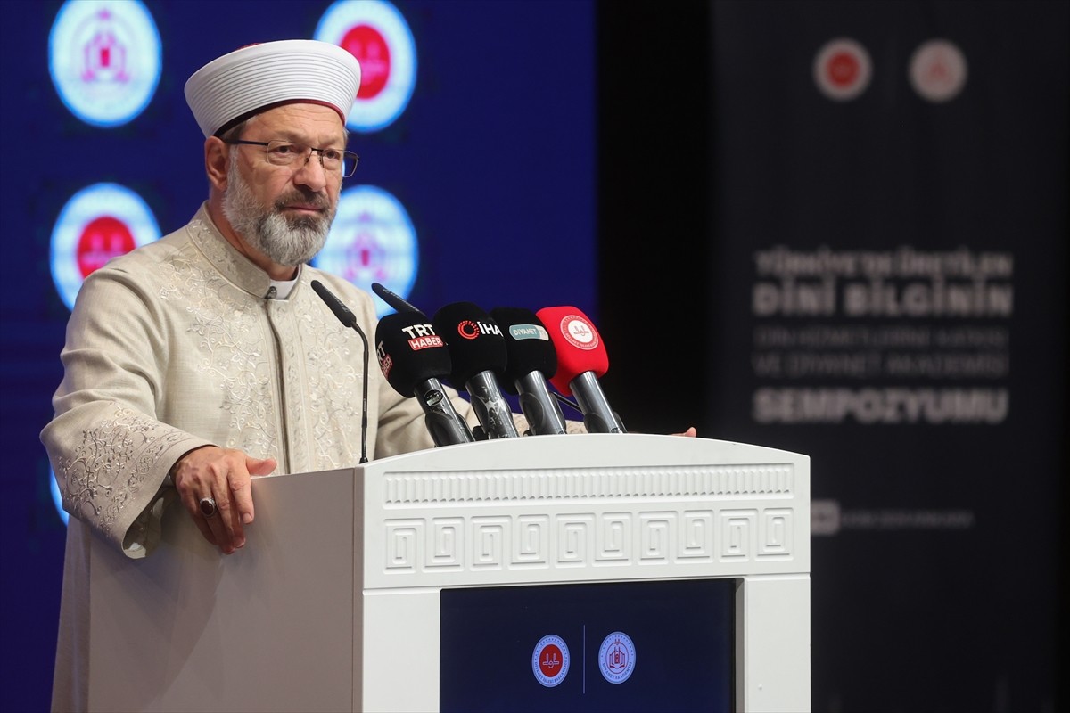 Diyanet İşleri Başkanı Ali Erbaş, Diyanet Akademisi Başkanlığınca düzenlenen Türkiye Diyanet Vakfı...