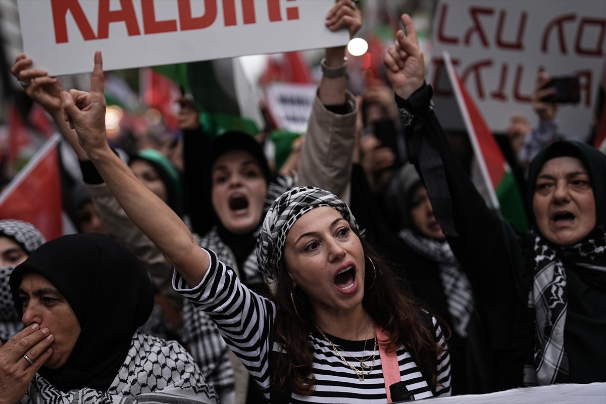 İHH İnsani Yardım Vakfı ile çeşitli sivil toplum kuruluşları, İsrail'in Gazze’deki işgaline ve...