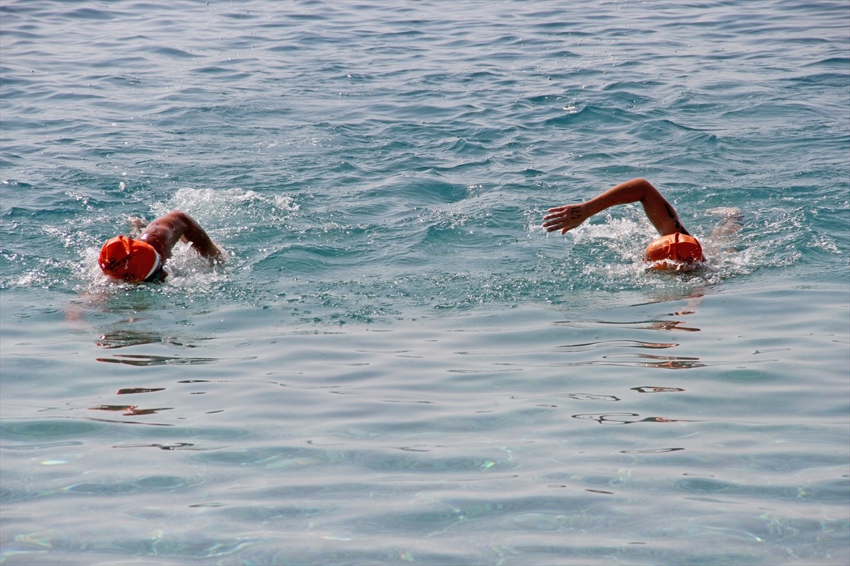 Muğla'nın Fethiye ilçesinde 5. Uluslararası Fethiye Spor Festivali kapsamında açık su yüzme...