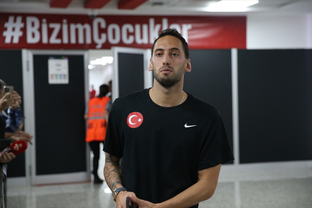 UEFA Uluslar B Ligi 4. Grup'taki üçüncü maçında Karadağ'ı 1-0 yenen A Milli Futbol Takımının...