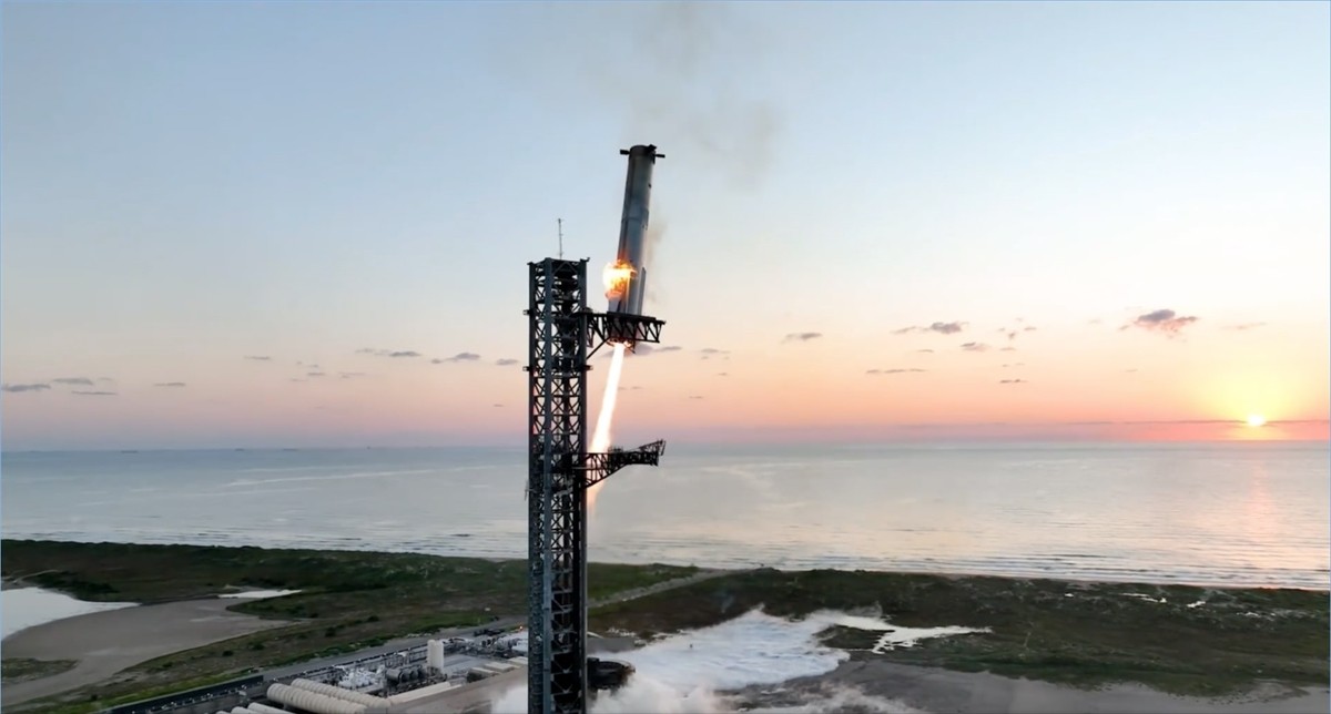 Amerikalı milyarder Elon Musk'ın sahibi olduğu SpaceX'in fırlattığı Starship roketinin...