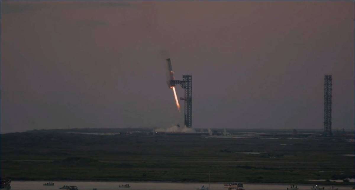 Amerikalı milyarder Elon Musk'ın sahibi olduğu SpaceX'in fırlattığı Starship roketinin...