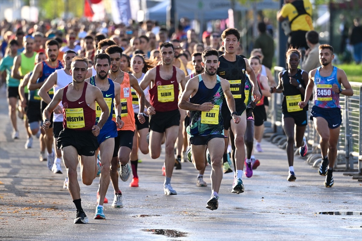 Ankara'nın başkent oluşunun 101. yıl dönümüne denk gelen 2. Runkara Yarı Maratonu, 46 ülkeden...