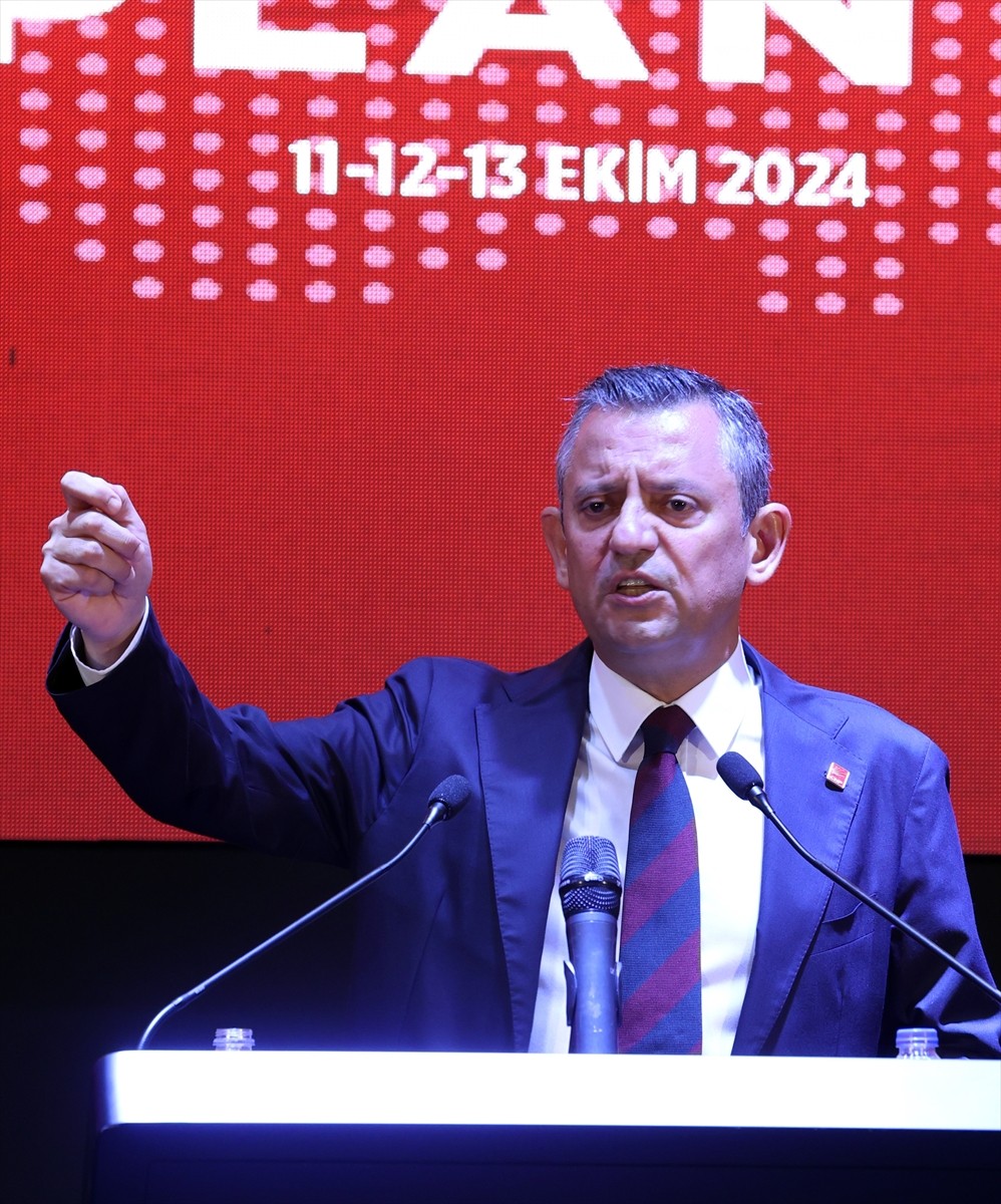 CHP Genel Başkanı Özgür Özel, Muğla'nın Bodrum ilçesindeki bir otelde partisinin İl Başkanları...