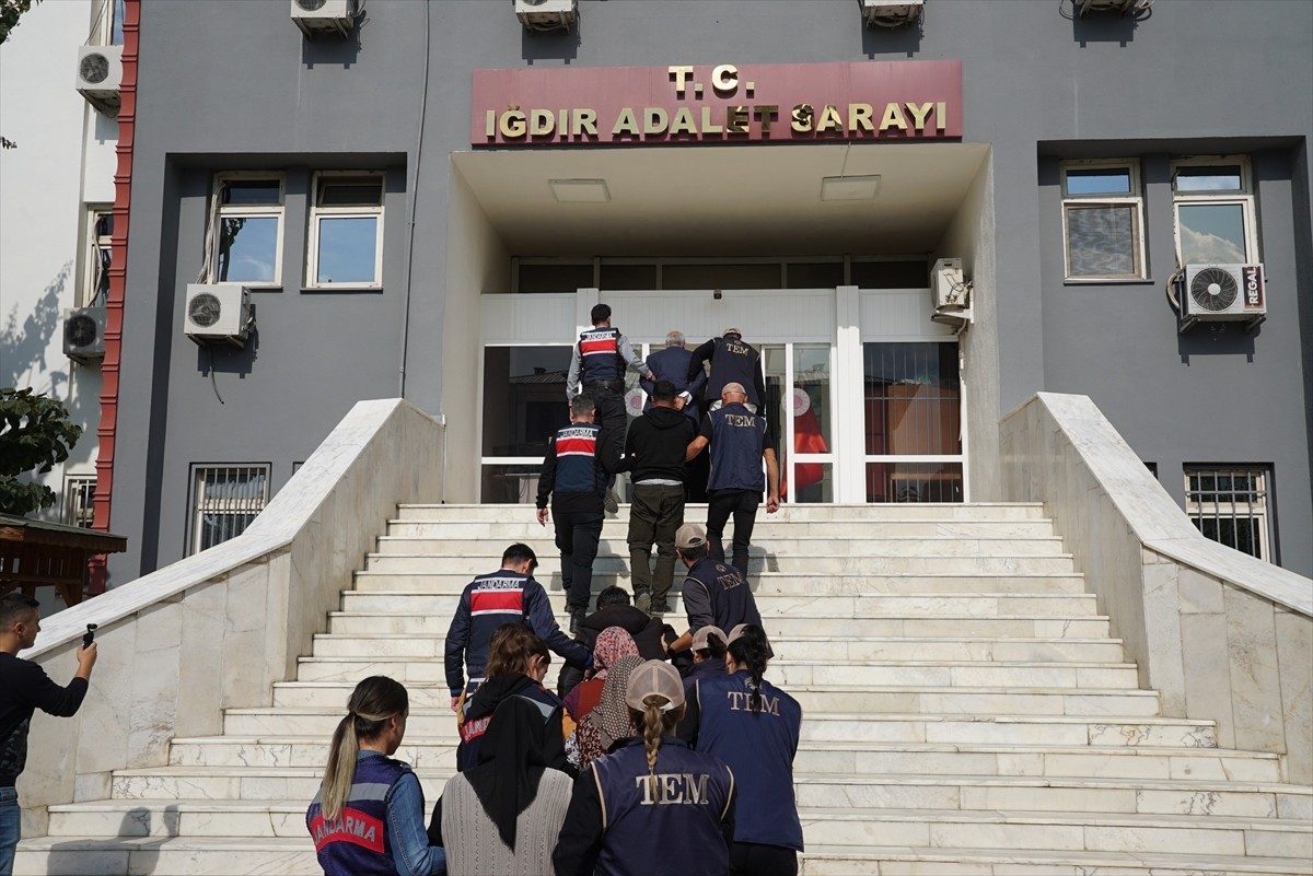 Iğdır'da, 8 Eylül 2015'te 13 polisin şehit olduğu bombalı saldırıyla ilgili soruşturma kapsamında...