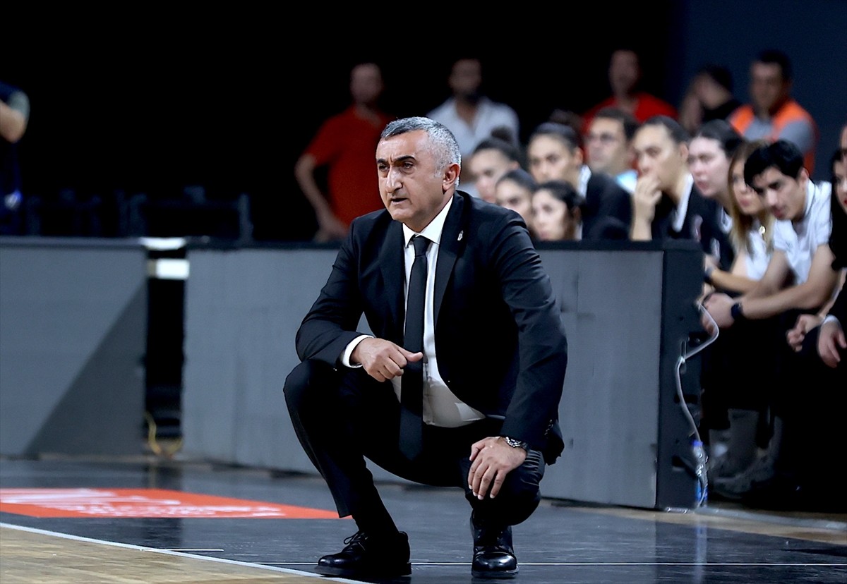 ING Kadınlar Basketbol Süper Ligi'nin 3. haftasında ÇBK Mersin ile Beşiktaş, Mersin'deki Servet...