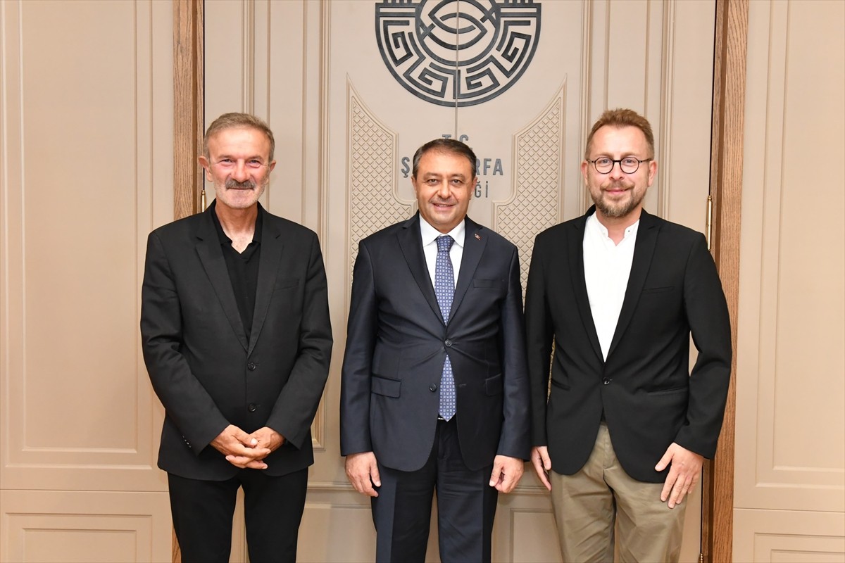 Şanlıurfa'da Taş Tepeler Projesi kapsamında 10 farklı bölgede kazı çalışmaları sürüyor. Vali Hasan...