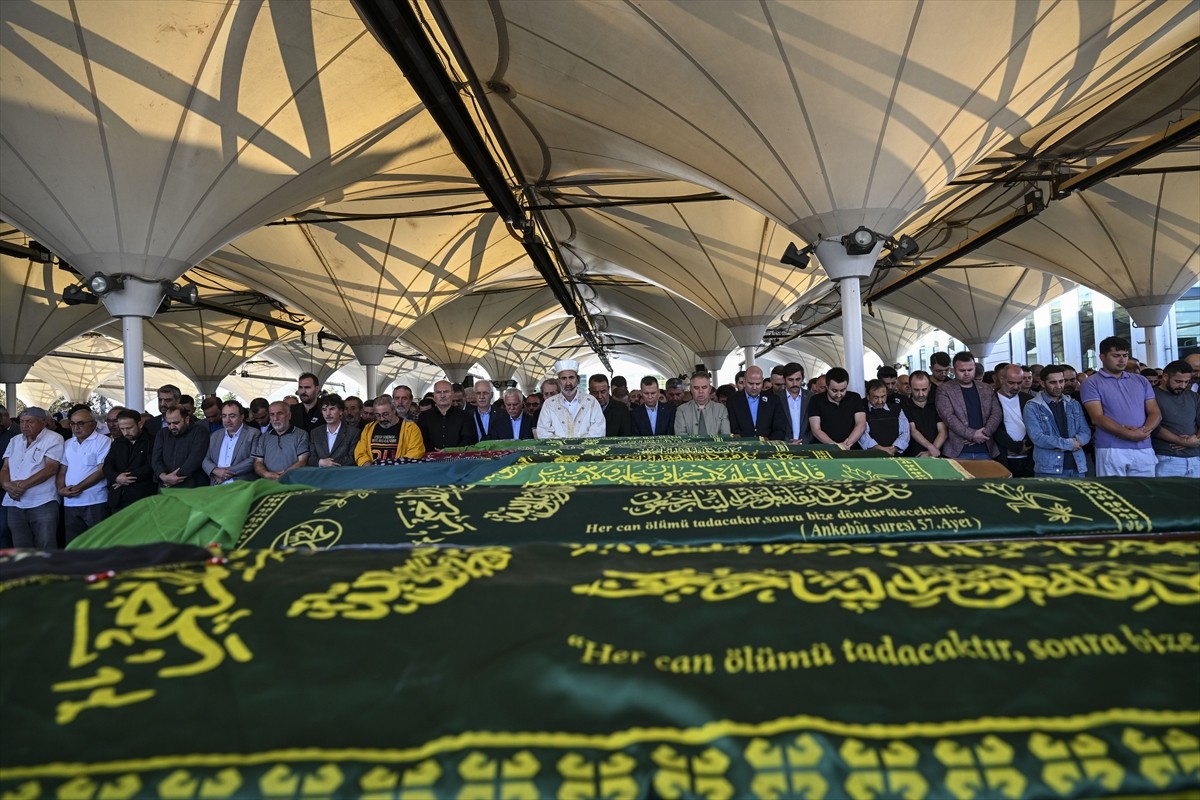 Trafik kazasında yaşamını yitiren AK Parti Ankara İl Gençlik Kolları Yönetim Kurulu Üyesi Betül...