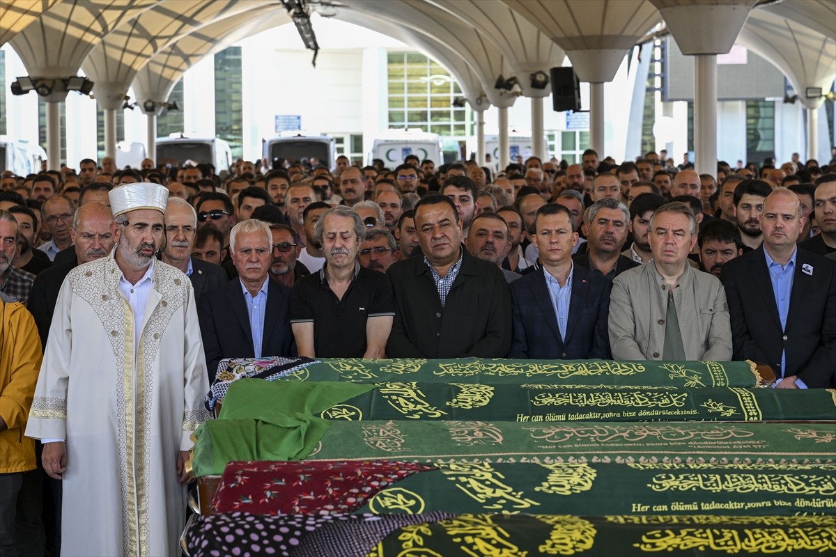 Trafik kazasında yaşamını yitiren AK Parti Ankara İl Gençlik Kolları Yönetim Kurulu Üyesi Betül...