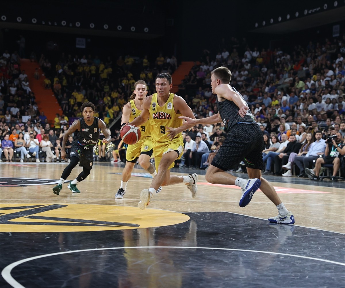 Türkiye Sigorta Basketbol Süper Ligi'nin ikinci haftasında Mersinspor ile Aliağa Petkimspor...