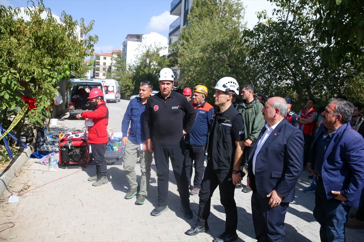  Uşak genelinde, Uluslararası Afet Risklerinin Azaltılması Günü dolayısıyla 5,8 büyüklüğünde...