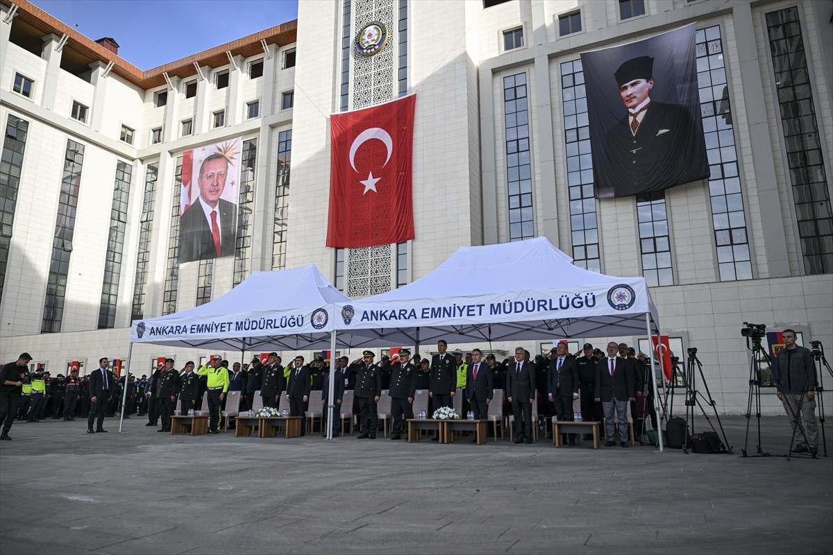 Ankara'da İl Emniyet Müdürlüğü ve İl Jandarma Komutanlığının filosuna katılan 380 araç için İl...