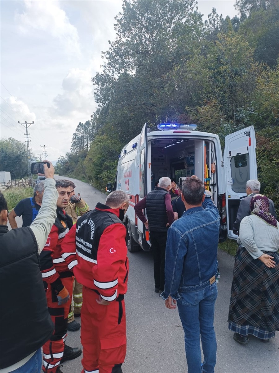 Bartın'da mantar toplamak için girdiği ormanlık alanda ayağı kırılan kadın, ekiplerce...