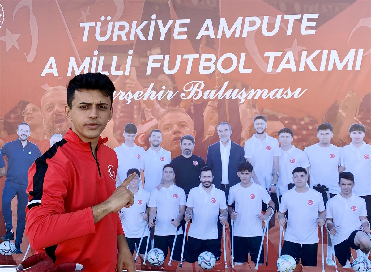 Fransa'da düzenlenen Avrupa Futbol Şampiyonası'nda üst üste üçüncü kez şampiyon olan Ampute Futbol...