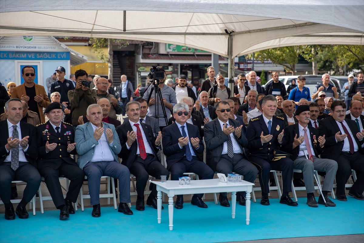 Sakarya İl Emniyet Müdürlüğü ve İl Jandarma Komutanlığına tahsis edilen 93 yeni araç hizmete...