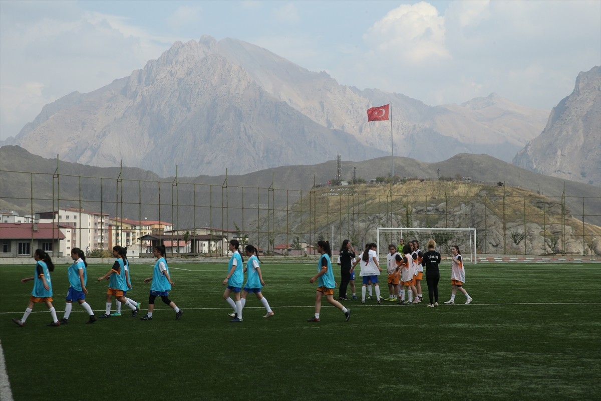 Türkiye Futbol Federasyonu tarafından, "BtcTurk ile Yeni Nesil Sahada" projesi kapsamında...