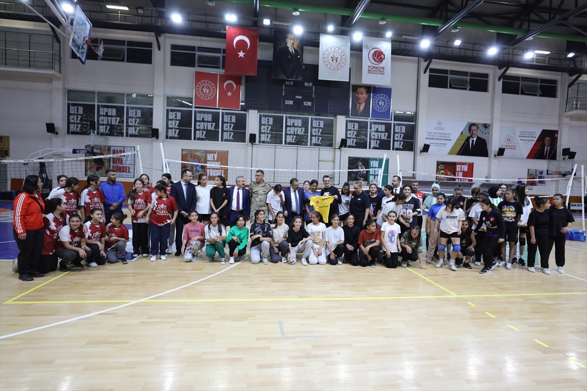 VakıfBank Kadın Voleybol Takımı Başantrenörü Giovanni Guidetti’nin kız çocukları için hayata...