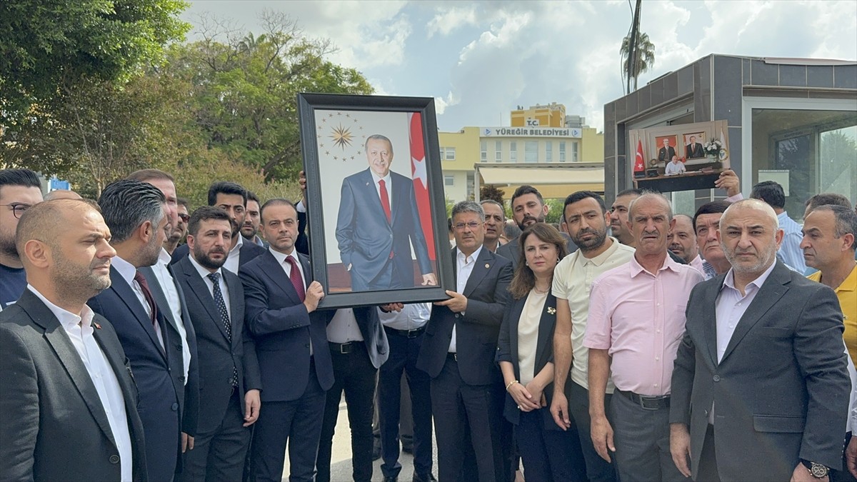 Yüreğir Belediye Başkanı Ali Demirçalı (fotoğrafta), Cumhurbaşkanı Recep Tayyip Erdoğan'ın...