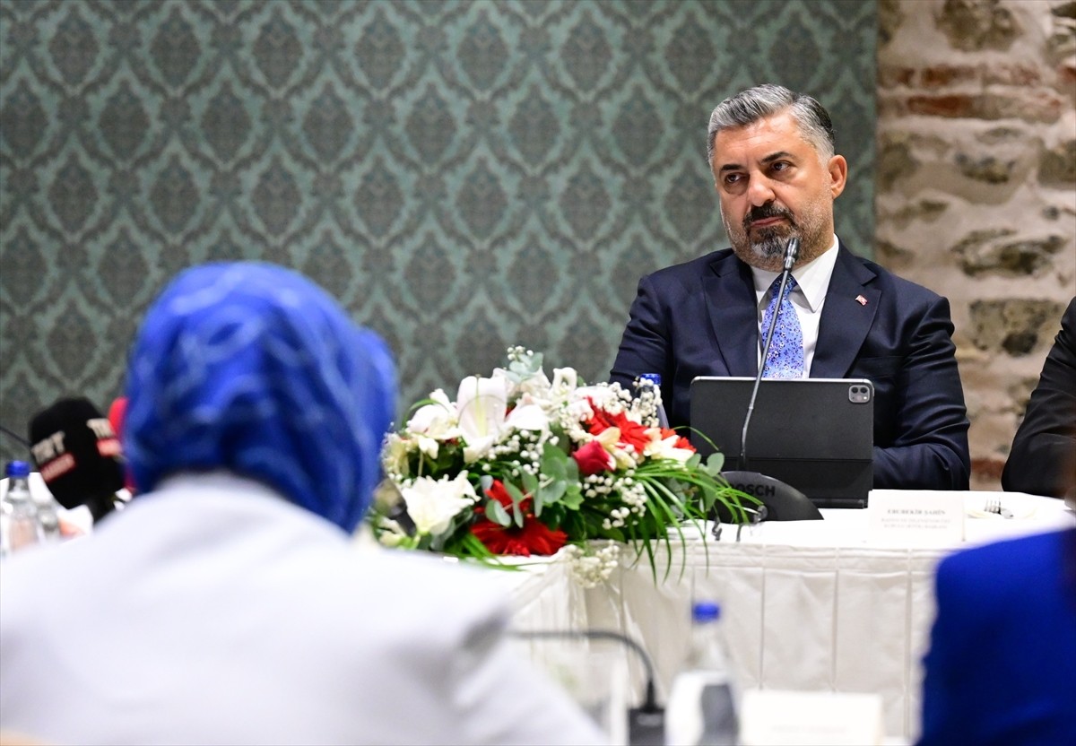 Aile ve Sosyal Hizmetler Bakanı Mahinur Özdemir Göktaş, Cumhurbaşkanlığı Dolmabahçe Çalışma...