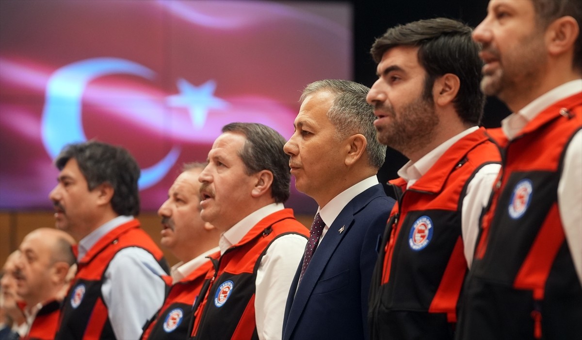 Ankara'da, Memur-Sen Genel Merkezi'nde, "Afete Hazır Türkiye: Gençlerin Gözünden Afet Politikaları...