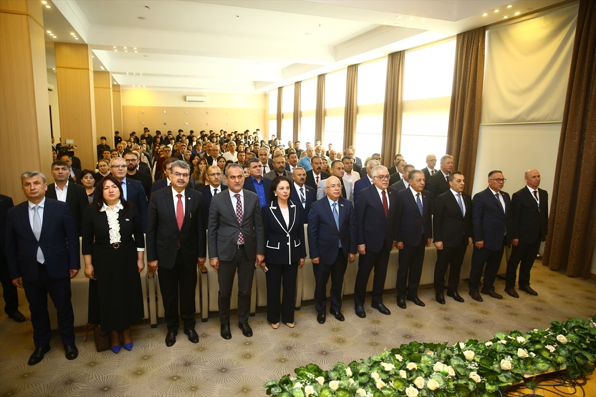 Azerbaycan'ın başkenti Bakü'de "Türk Dünyasında Sürücülük Eğitimi Konferansı" düzenlendi. Türkiye...