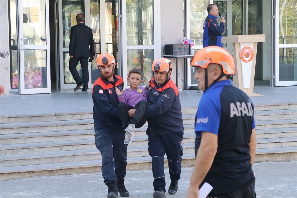 Çankırı'da 13 Ekim Uluslararası Afet Risklerinin Azaltılması Günü dolayısıyla deprem, yangın ve...