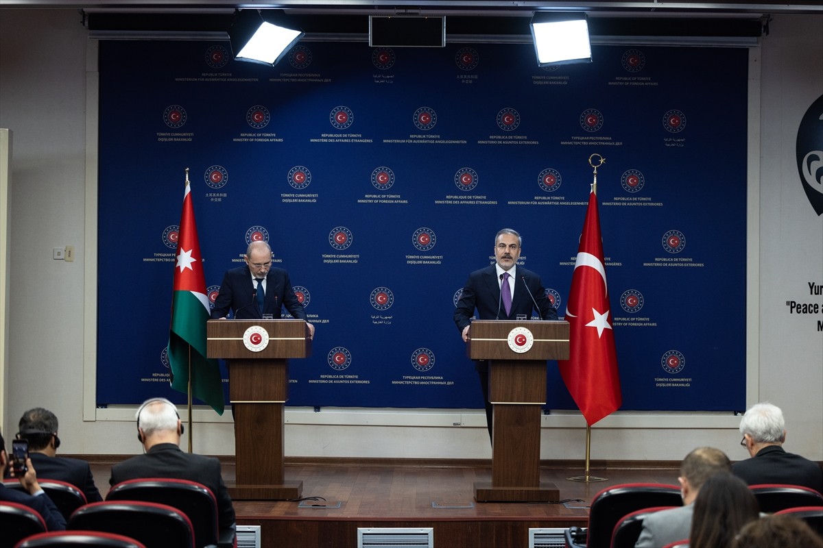 Dışişleri Bakanı Hakan Fidan, Ürdün Dışişleri Bakanı Eymen es-Safedi ile Ankara’da bir araya...