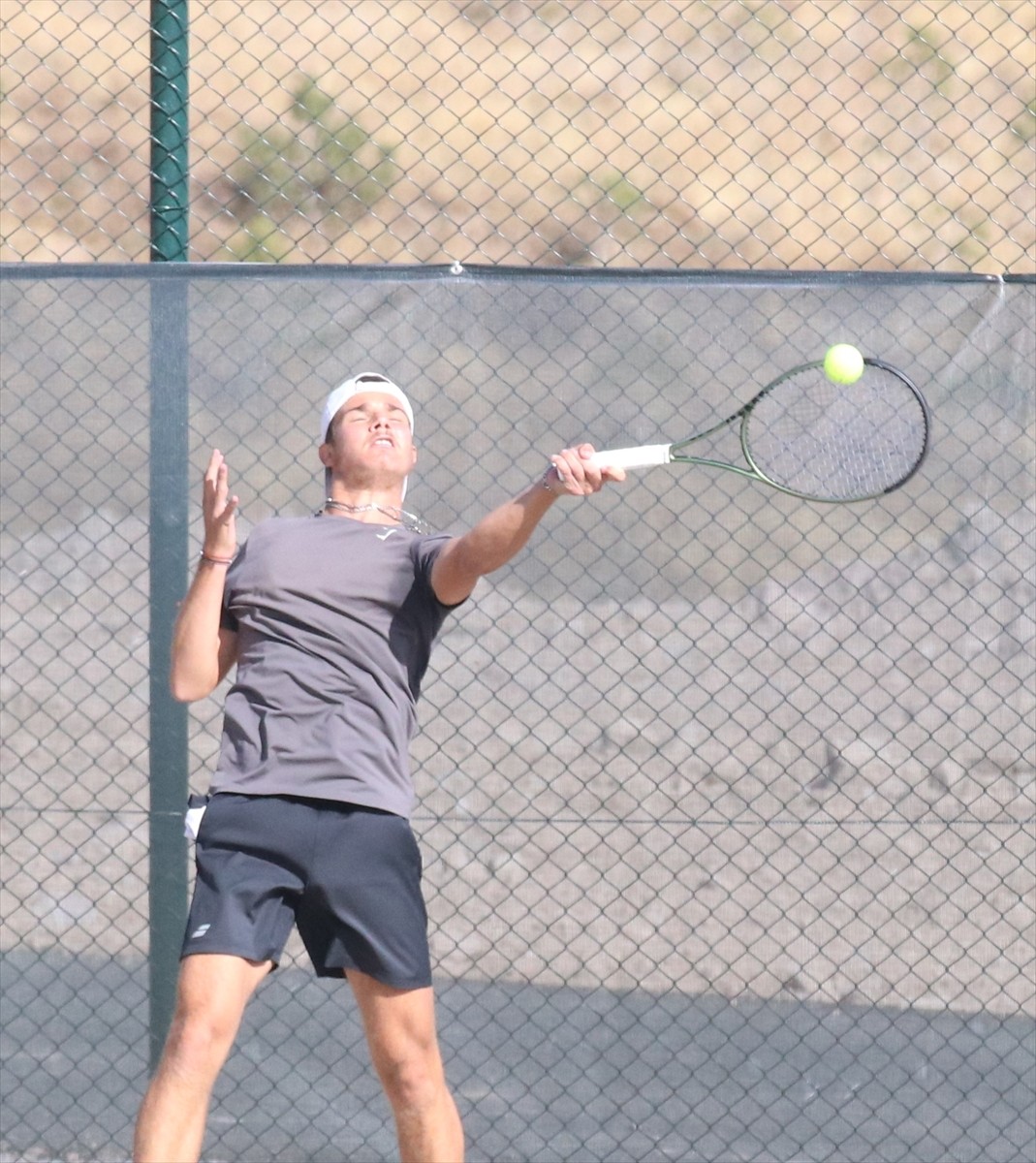 Erciyes'te gerçekleştirilen ITF Uluslararası Tenis Turnuvası devam ediyor. Erciyes Hisarcık Kapı...