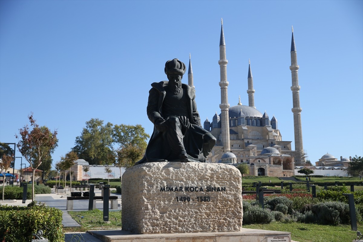 Mimar Sinan'ın ustalık eseri Selimiye Camisi'nde 3 yıldır süren restorasyon çalışmaları kapsamında...