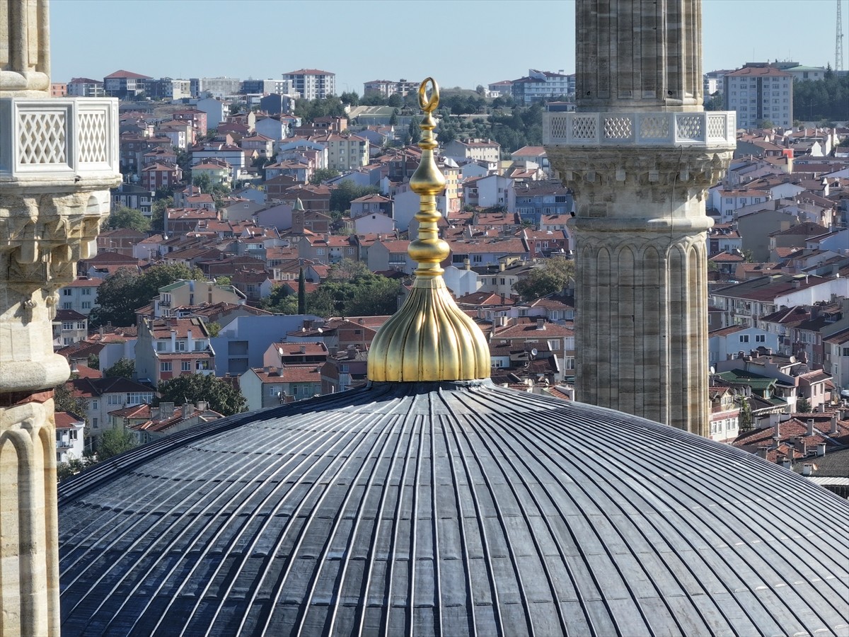 Mimar Sinan'ın ustalık eseri Selimiye Camisi'nde 3 yıldır süren restorasyon çalışmaları kapsamında...