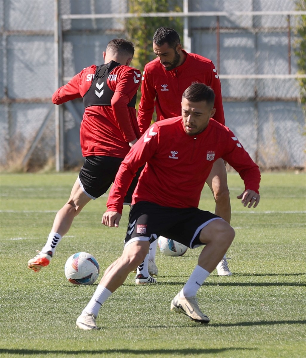 Net Global Sivasspor, Trendyol Süper Lig'in 9. haftasında sahasında Atakaş Hatayspor ile yapacağı...