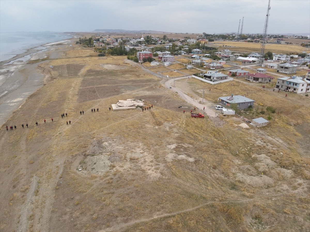 Van'da, kaybolan 21 yaşındaki üniversite öğrencisi Rojin Kabaiş'i arama çalışmaları 18'inci...