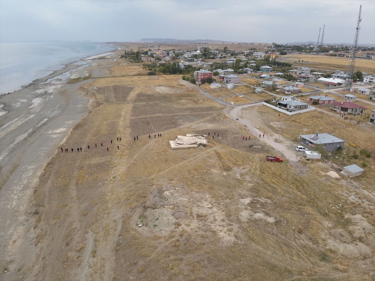 Van'da, kaybolan 21 yaşındaki üniversite öğrencisi Rojin Kabaiş'i arama çalışmaları 18'inci...