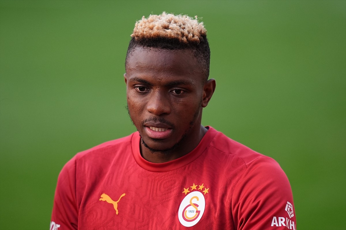 Galatasaray'ın Nijeryalı futbolcusu Victor Osimhen, Florya Metin Oktay Tesisleri'nde...