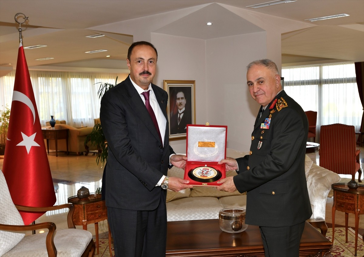 Genelkurmay Başkanı Orgeneral Metin Gürak, resmi ziyaret kapsamında bulunduğu Kuzey Makedonya'da...