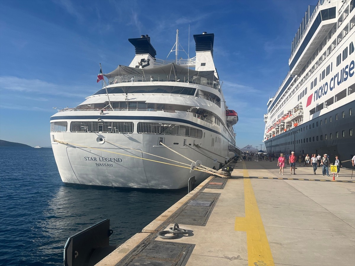 Muğla'nın Bodrum ilçesine "Star Legend" ve "Vasco Da Gama" isimli kruvaziyerlerle 1204 yolcu...