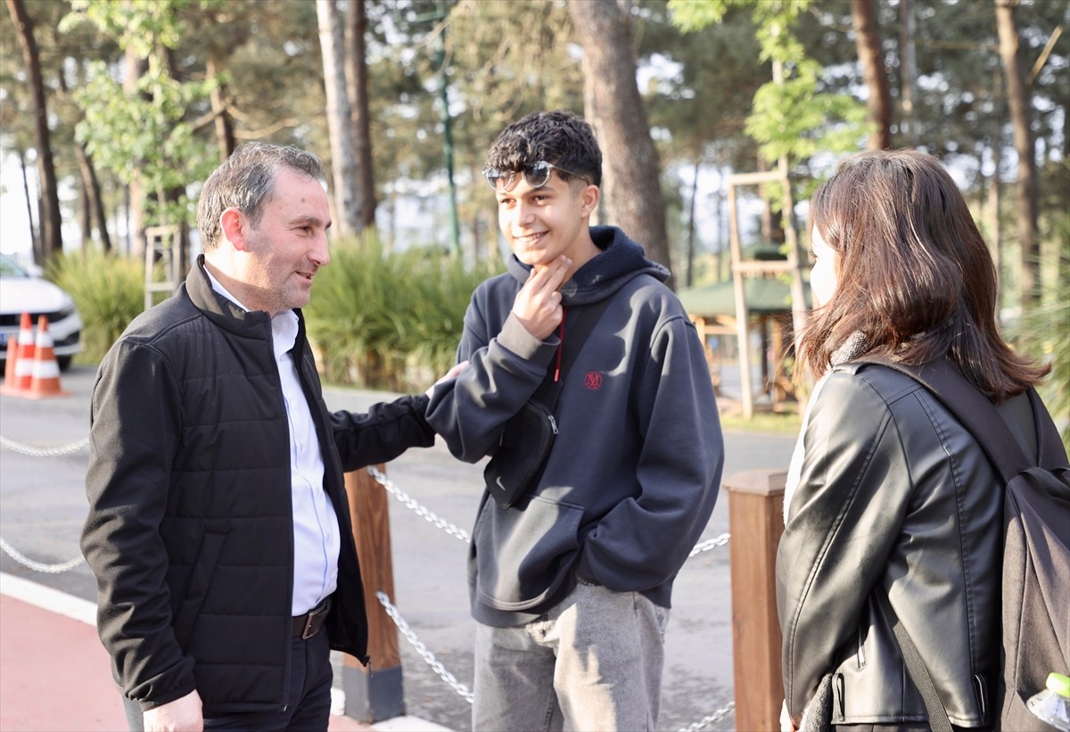 Sultanbeyli Belediyesi, ilçede ikamet eden üniversite öğrencilerine yönelik abonman desteği...