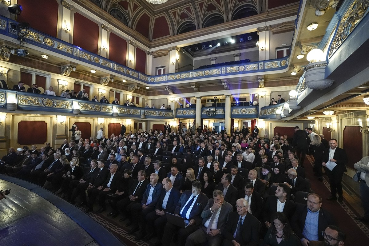 Bağımsız Bosna Hersek'in ilk Cumhurbaşkanı Aliya İzetbegoviç'in vefatının 21. yılı dolayısıyla...