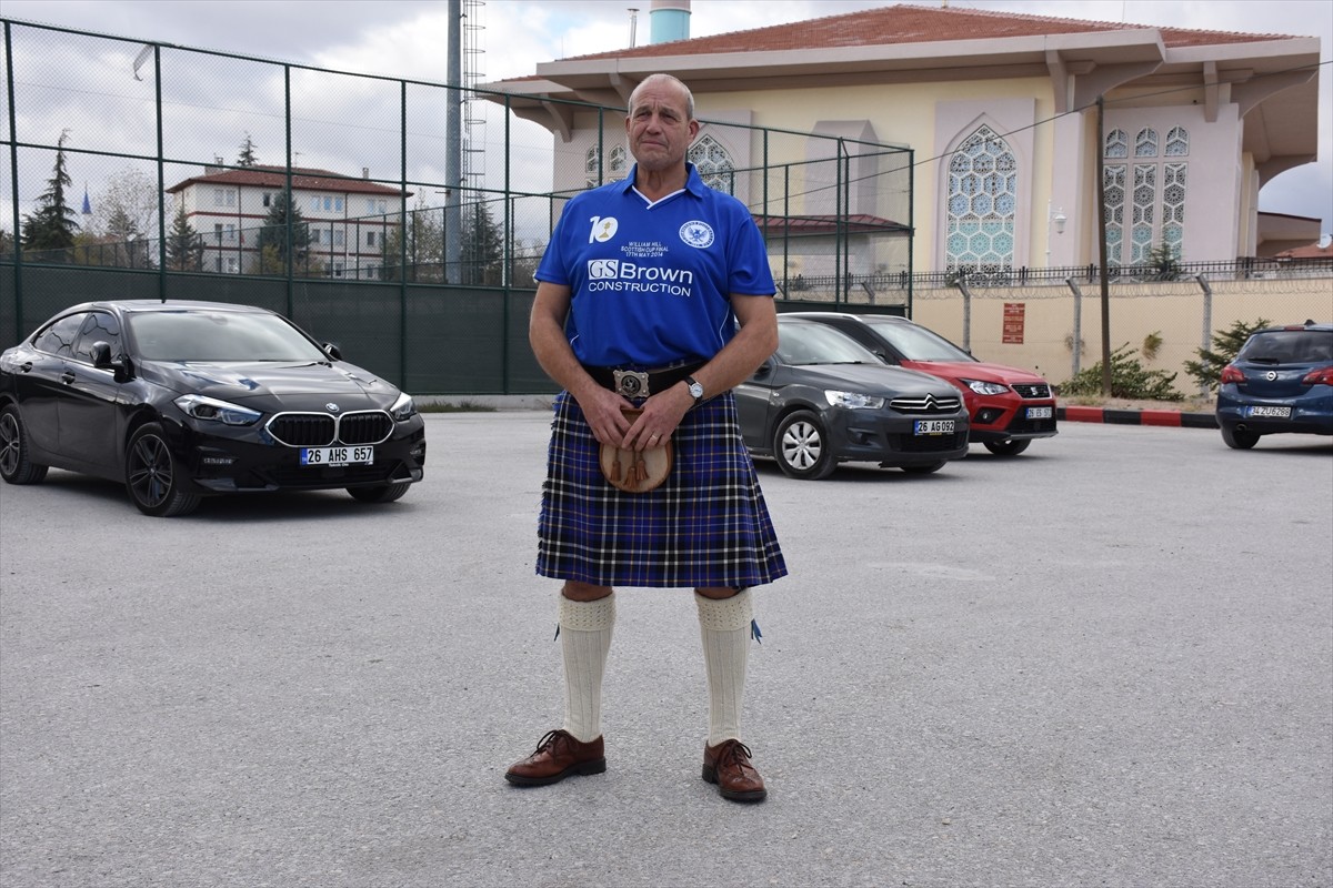 İskoçya Premier Lig ekiplerinden St. Johnstone taraftarı Ricky Marshall, kulübünün kardeş takımı...