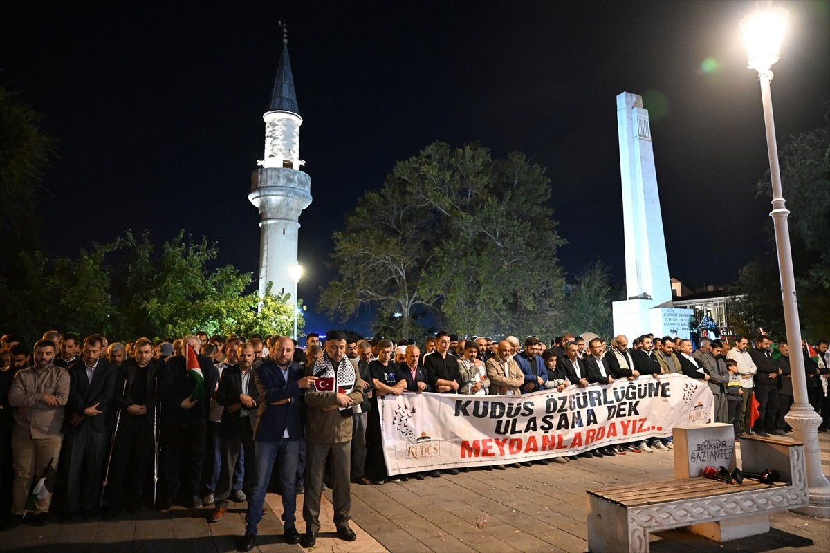 İsrail'in Filistin'e yönelik saldırıları Gaziantep'te protesto edildi. Gaziantep Kudüs...